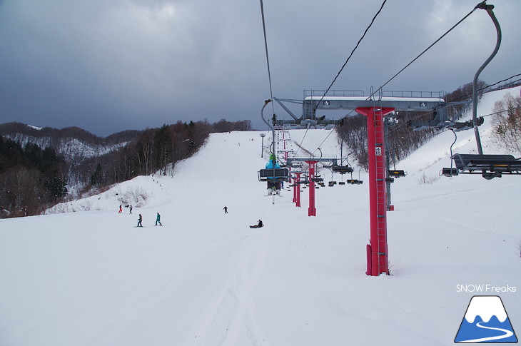 朝里川温泉スキー場 強風にも負けずリフト運行！絶景と急斜面が魅力の穴場ゲレンデ♪